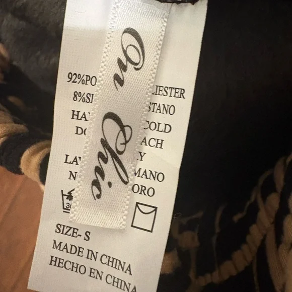 Elegant Black and Tan Patterned Pantsuit - Picture 7 of 7